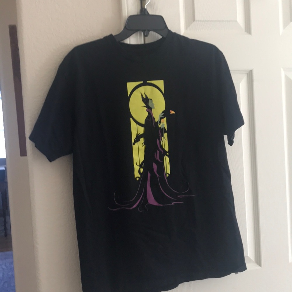Large guys Disney T-shirt- magnificent
